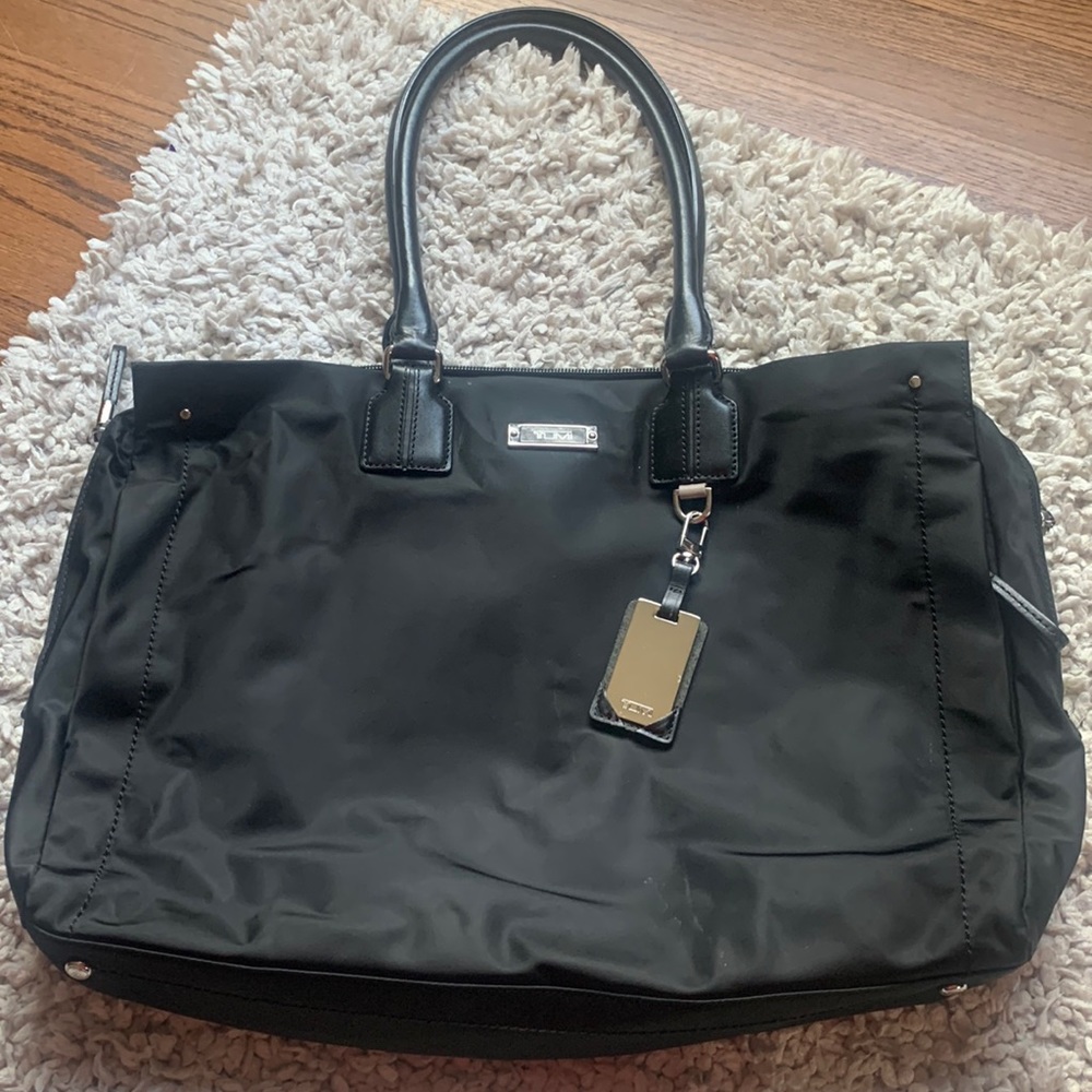 TUMI VOYAGEUR DERBY BUSINESS TOTE-BLACK
